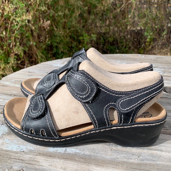 clarks adjustable strap shoes